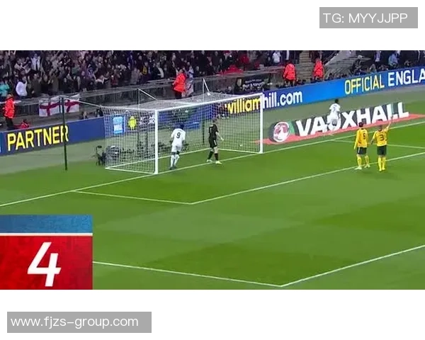 足球巨星亲临现场 点燃激情赛事氛围 观众热情高涨